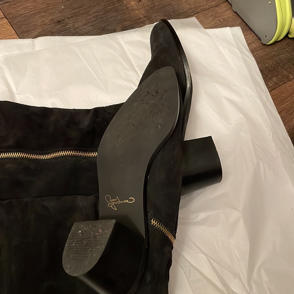 🔥Sale🔥Beautiful Black suede boots that can be worn over the knee or cuffed.EUC - Picture 4 of 5
